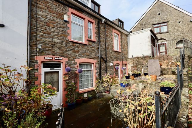 3 bed property, in Pennar Lane, £190,000