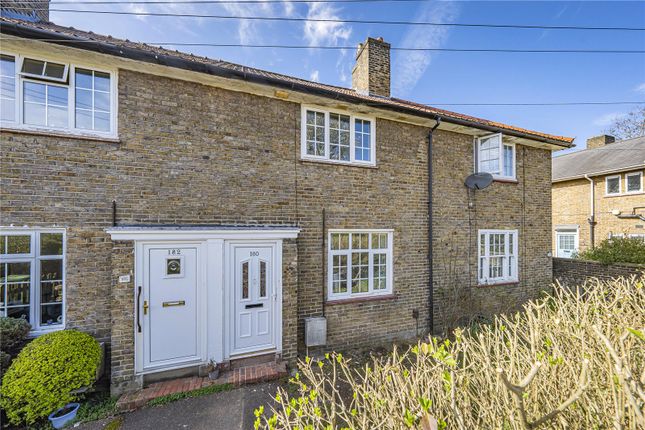 2 bed property, in Huntingfield Road, £600,000