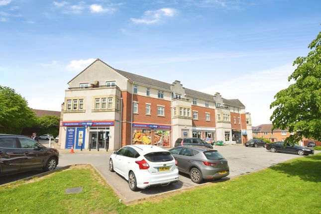 1 bed property, in Horse Chestnut Close, £90,000