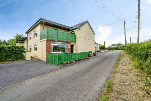 3 bed property, in Maesybont, £300,000
