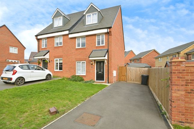 3 bed property, in Wickes Drive, £270,000