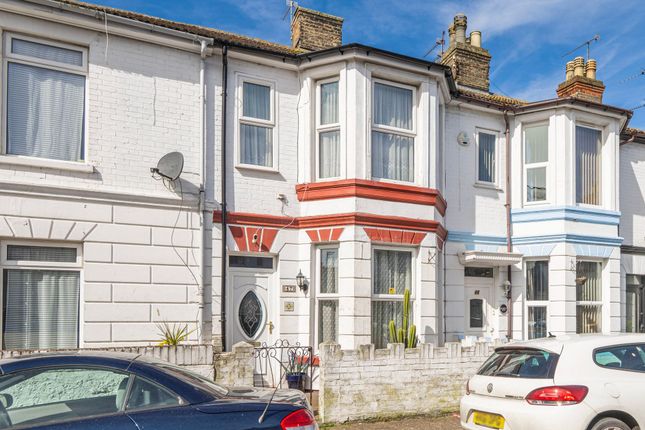 3 bed property, in Apsley Road, £140,000