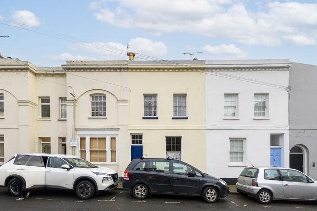 4 bed property, in Charles Street, £250,000