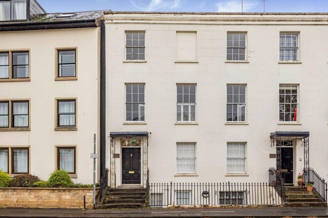 2 bed property, in Flat 4, £160,000