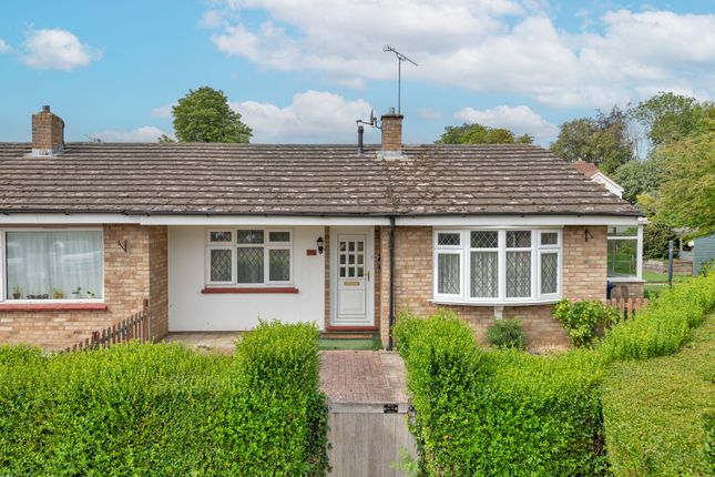 2 bed property, in Clear Crescent, £315,000
