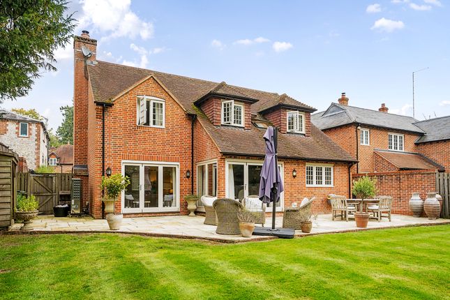 4 bed property, in High Street, £1,095,000