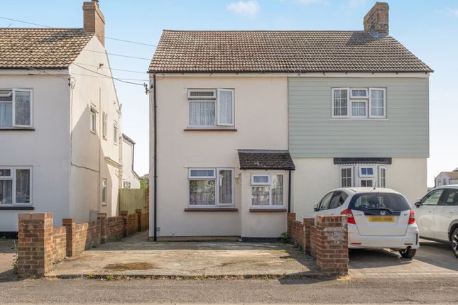 3 bed property, in Millcroft Road, £325,000