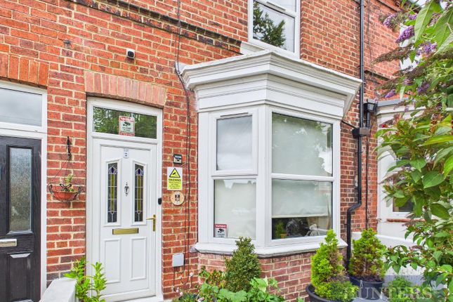 2 bed property, in Moor Lane, £210,000