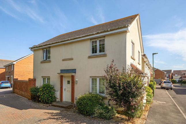 4 bed property, in Greenway Walk, £395,000