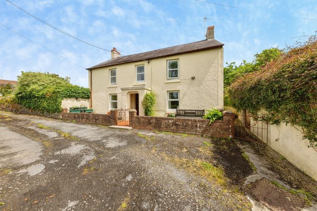 4 bed property, in High Street, £140,000
