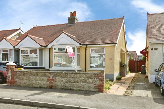 2 bed property, in Arundel Road, £200,000