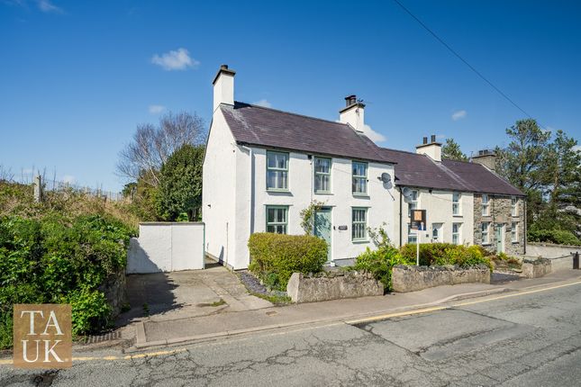 2 bed property, in Church Street, £250,000