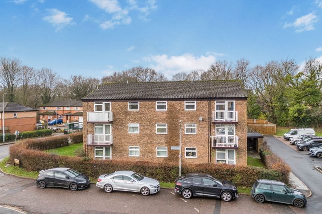 1 bed property, in Blenheim Way, £150,000