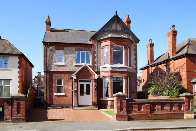 4 bed property, in Axholme Road, £350,000