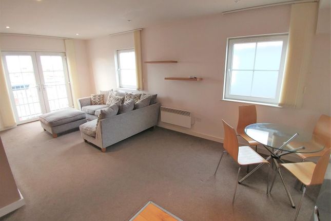 2 bed property, in Kaber Court, £102,500