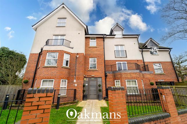 2 bed property, in Montague Road, £210,000
