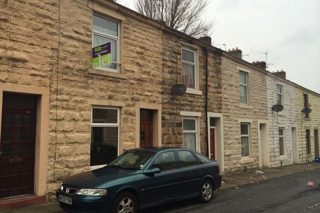 2 bed property, in Lee Street, £74,950