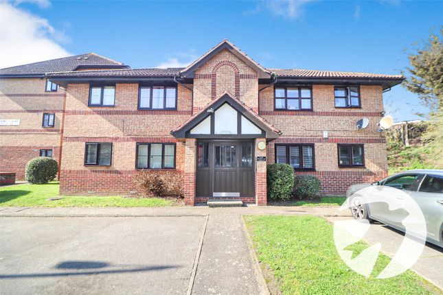 1 bed property, in Frobisher Road, £140,000