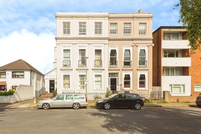 1 bed property, in Priory Street, £100,000