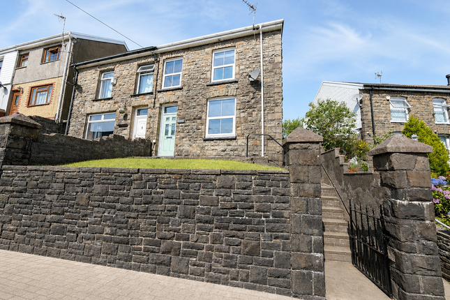 3 bed property, in Church Terrace, £190,000