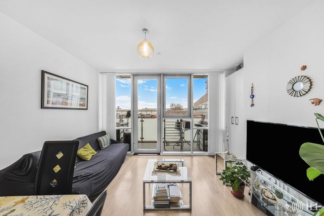 1 bed property, in Rick Roberts Way, £330,000