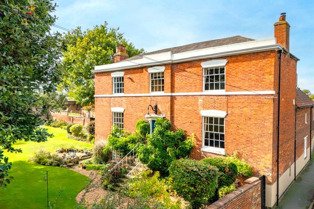 5 bed property, in High Street, £1,250,000
