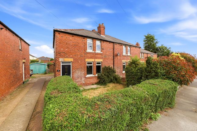 2 bed property, in Taylor Grove, £210,000