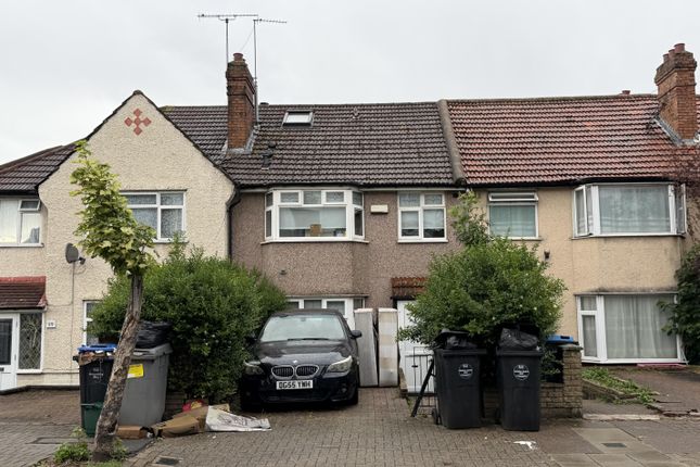 6 bed property, in 97 Coles Green Road, £325,000