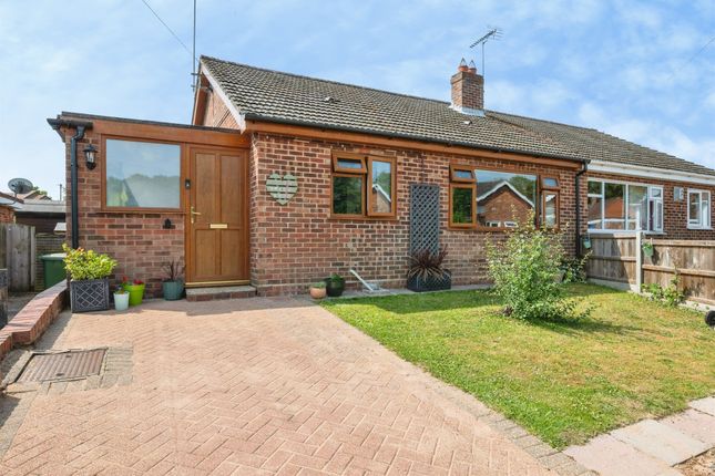 2 bed property, in Wrench Close, £250,000
