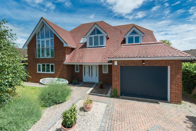 5 bed property, in Hodgson Road, £800,000
