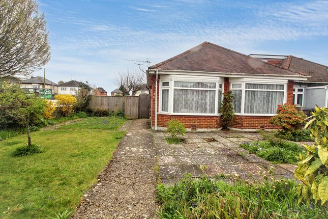 2 bed property, in Bascott Road, £315,000