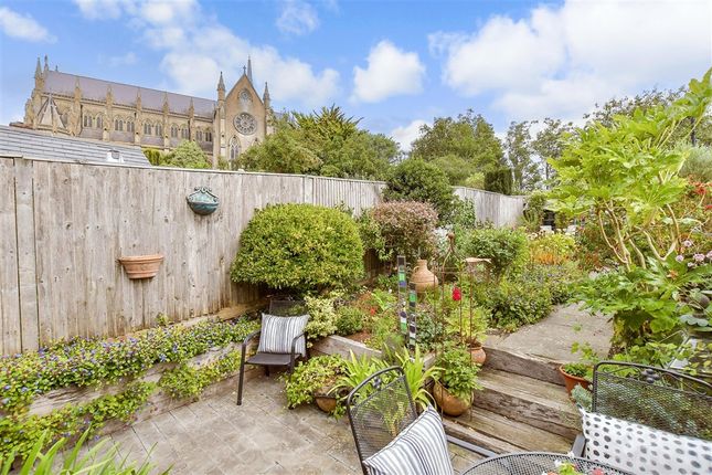 2 bed property, in King Street, £625,000