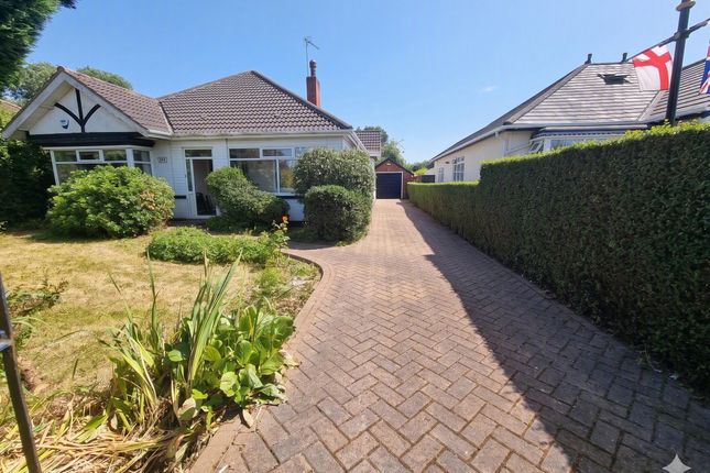 2 bed property, in Holderness Road, £300,000