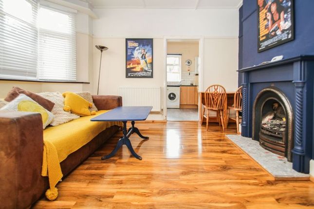 4 bed property, in Wimborne Road, £230,000