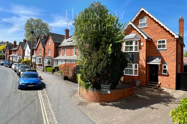 4 bed property, in Detached 4 Double Bed- Garden & Garage Cental Marlow, £1,200,500