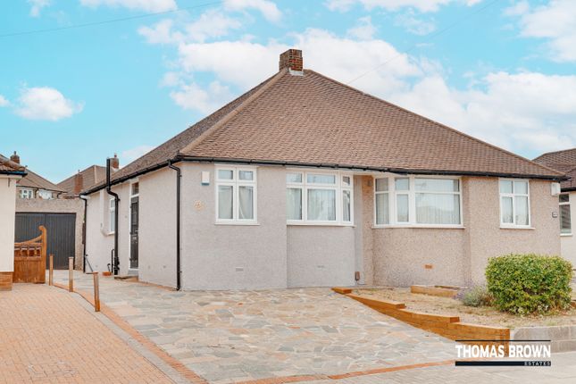 2 bed property, in Andover Road, £499,995