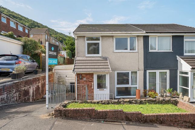 3 bed property, in Bryn Morgrug, £100,000