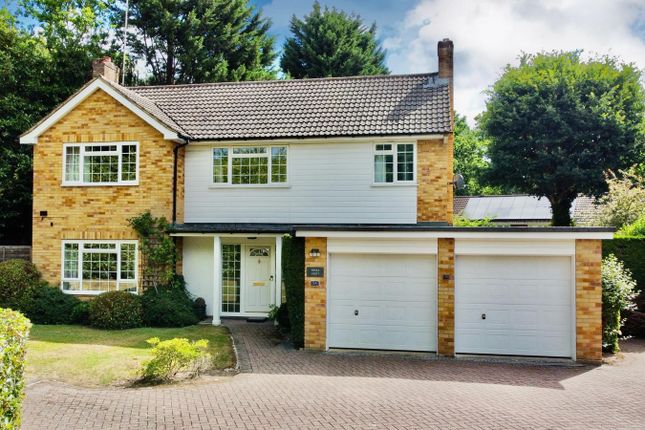 4 bed property, in Elsenwood Crescent, £800,000