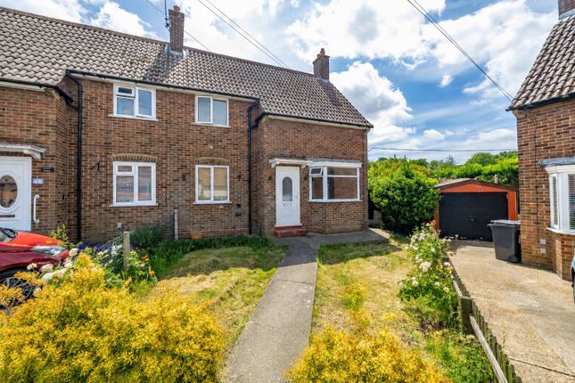 2 bed property, in Old Park Avenue, £300,000