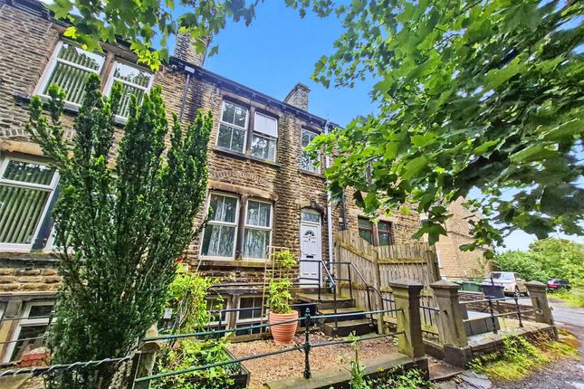 2 bed property, in Heppenstall Street, £75,000