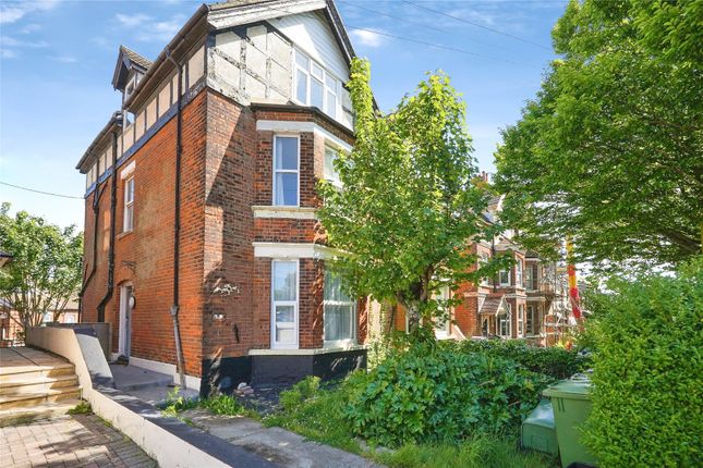 6 bed property, in St. Johns Church Road, £375,000