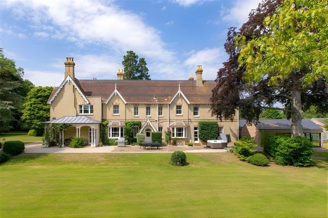 7 bed property, in Robins Lane, £2,975,000