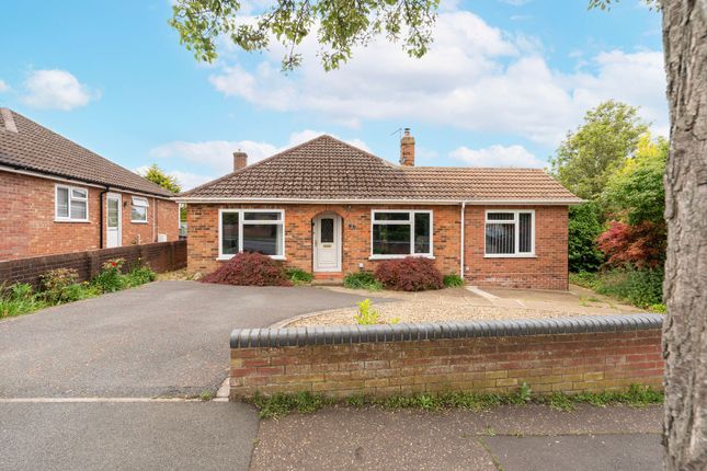 5 bed property, in Sparhawk Avenue, £375,000