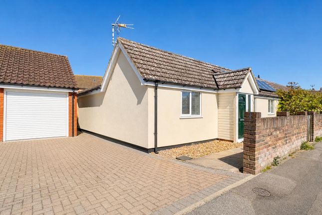 2 bed property, in Main Road, £395,000