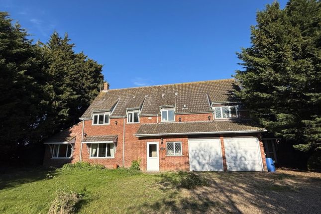 6 bed property, in Field View, £350,000