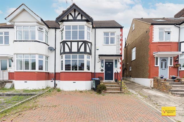 4 bed property, in Willow Walk, £875,000