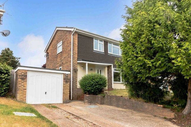 3 bed property, in Rocks Park Road, £450,000