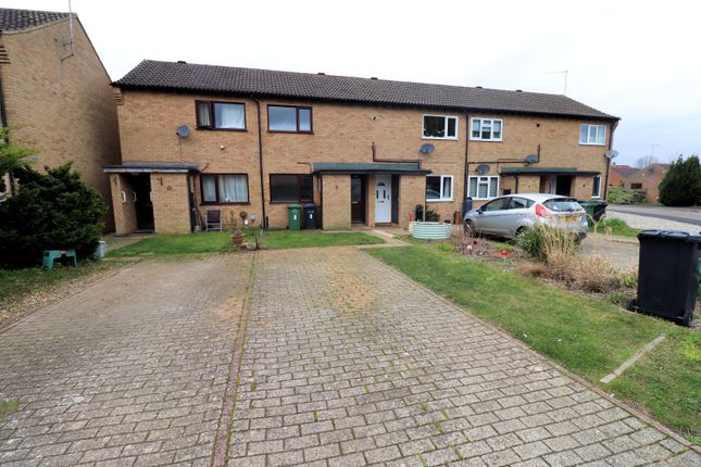 2 bed property, in Launditch Crescent, £180,000