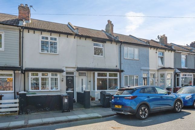 3 bed property, in Tipner Road, £260,000