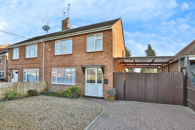 4 bed property, in Cloughs Road, £400,000